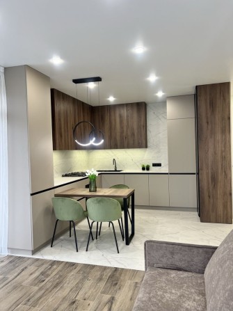 Оренда стильної квартири у відмінній локації - фото 1