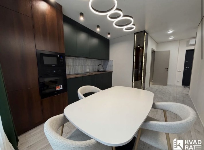 Перша здача, оренда стильної півторачки ЖК Manhattan - фото 1