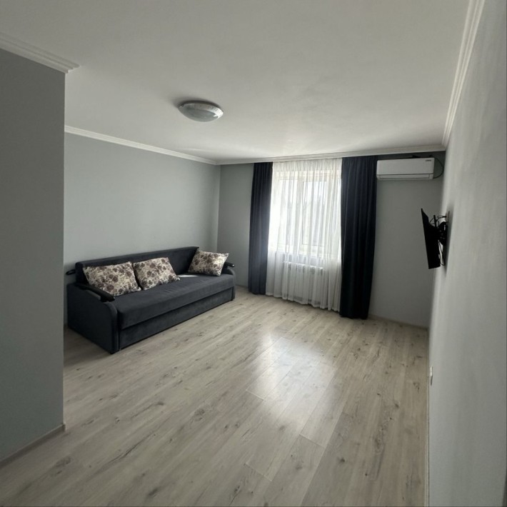 Алмазний нова квартира парковка у дворі вільна - фото 1