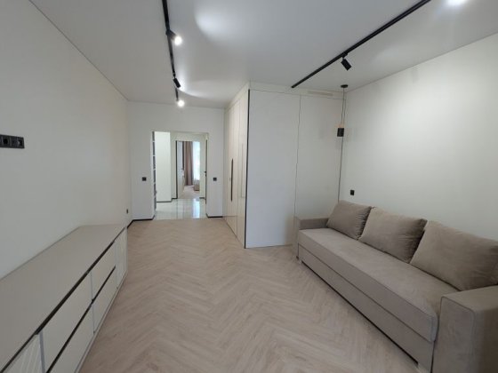 Простора 2 кім 71 м2 в ЖК Паркове Містечко вул. Національної Гвардії