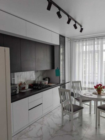 Здається у довготермінову оренду 2 кімнатна квартира у ЖК "Липки" - фото 1