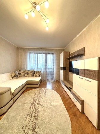 Оренда просторої 2- кімнатної квартири по вул. Князя Володимира. - фото 1