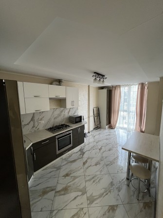 Оренда 1/2 кімнатної квартири на Білогірській (Центр) - фото 1