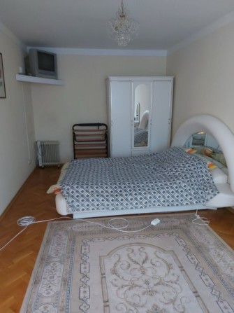 Сдаётся светлая 2-комнатная квартира в хорошем районе - фото 1