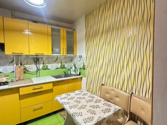 Фурманова для Пари обо Одного вільна поруч зупинка Полтава