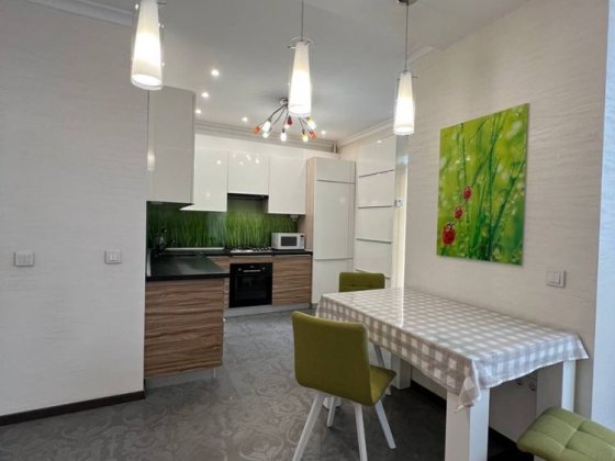 Оренда 2к квартири вул Коновальця