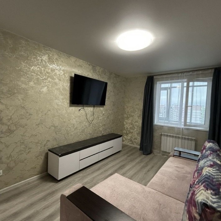 Р-н Боженко після ремонту все нове парковка у дворі - фото 1