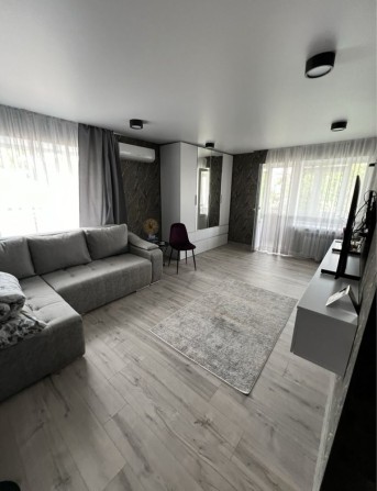 Оренда 1-кімнатної квартири в центрі міста - фото 1