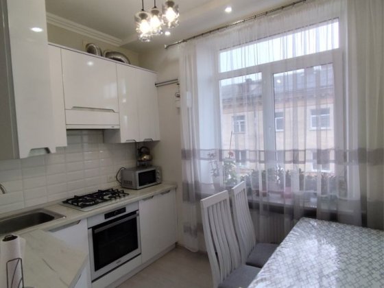 Оренда 2 кімн квартири , вул Театральна Рівне