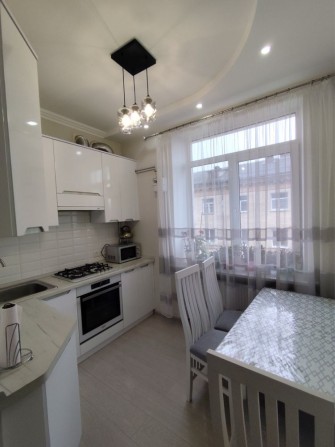 Оренда 2 кімн квартири , вул Театральна - фото 1