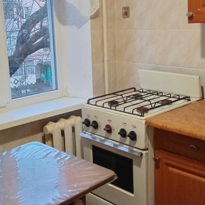 Р-н Макдональдс поруч зупинка - фото 1