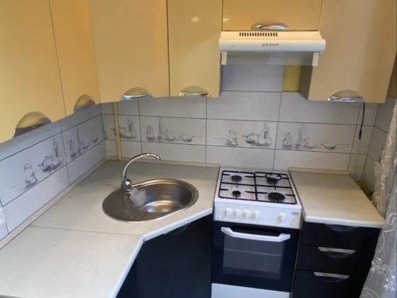 Здається 1км в центрі 250$. Черновцы