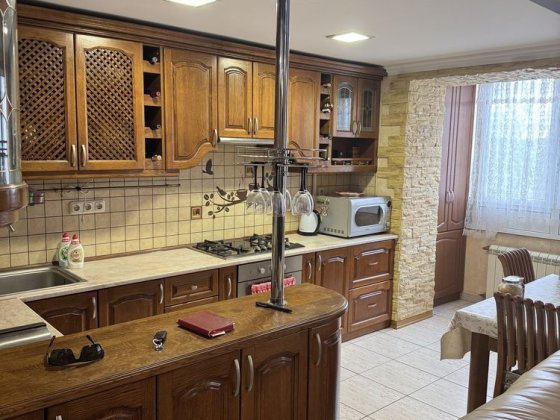 Оренда трьохкімнатноі квартири Черновцы