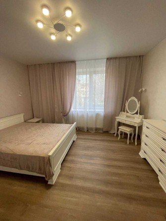 2к квартира з каміном в центрі, вул. Франка, є паркомісце. - фото 1