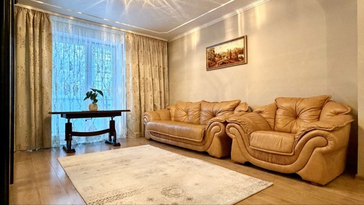 Оренда 3- кімнатної квартири в центрі міста. - фото 1