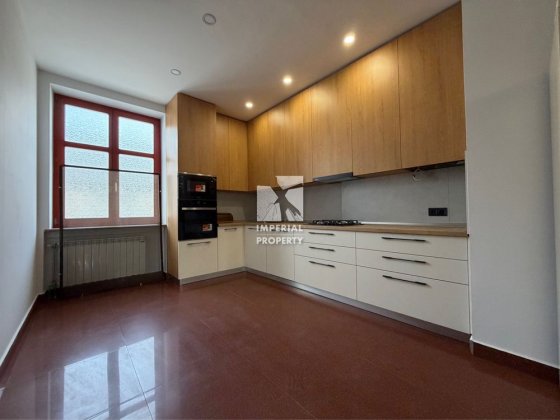 Оренда 4-кімнатної квартири в центрі Ужгород (вул. Довженка) Набережна