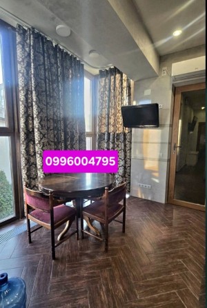 1 кім. Новобудова -студіо, панорамні вікна в тихий двір, гардеробна. - фото 1