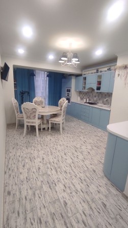 Терміново здається 3 км квартира Соборна площа, вільна, ключі! - фото 1