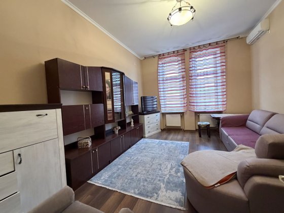 Здається 1 кімн квартира в центрі / пл. Філармонії/ Черновцы