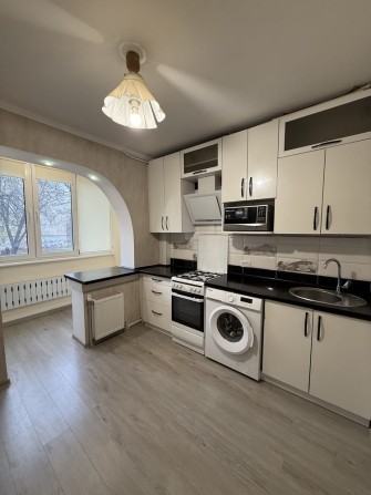 Оренда 1- но кімнатної квартири в центрі міста, лічильник на тепло,ЦУМ - фото 1