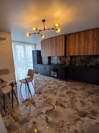 Перша здача двокімнатної квартири разом з паркомісцем в новобудові ЖК В4 - фото 1