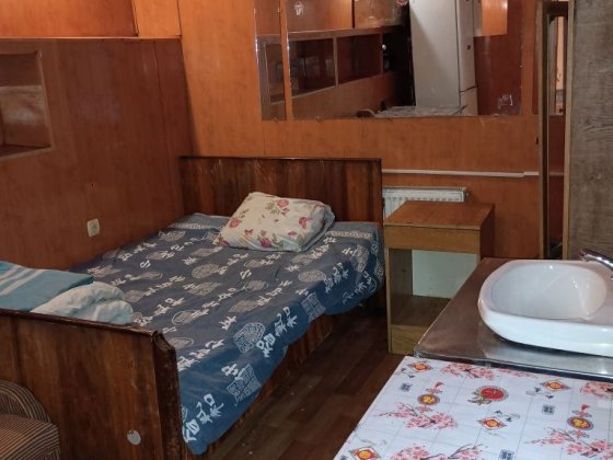 Здається 1 кімнатна квартира на першому поверсі Смілянська центр Черкаси