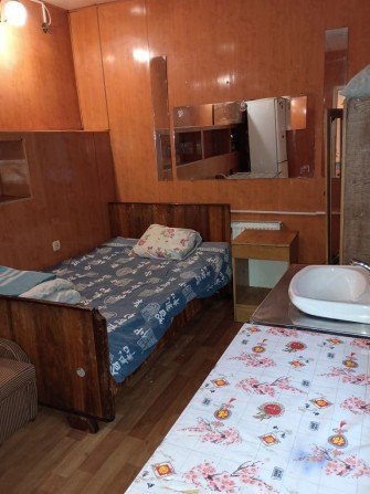 Здається 1 кімнатна квартира на першому поверсі Смілянська центр - фото 1