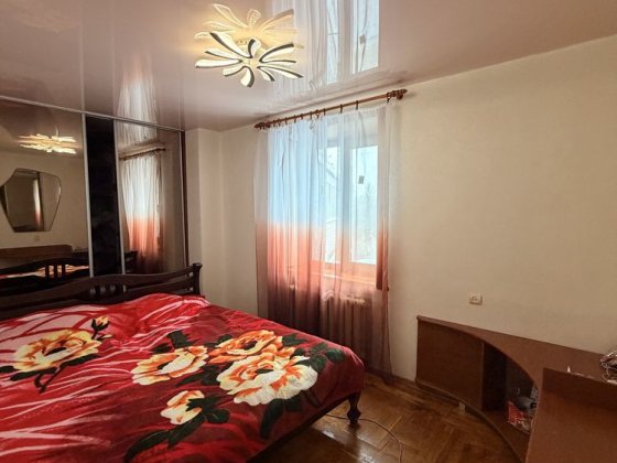 Оренда просторої 3-кімнатної квартири Чернігів