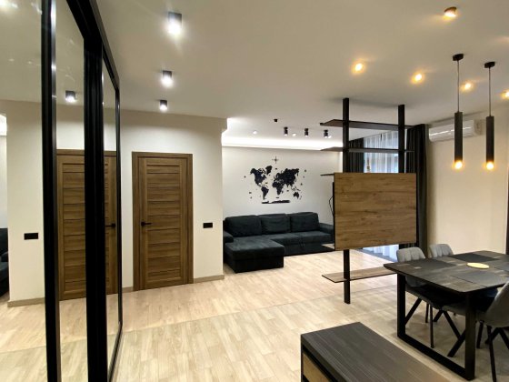 Довготривала оренда 2к квартири на вул. Набережно-Рибальська