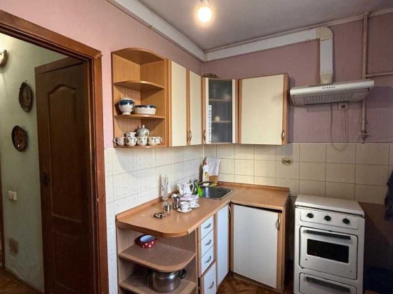 Здається  1-к, Троєщина, вул.Закревського Киев