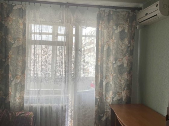 1-нокімнатна квартира, метро"Героїв Дніпра", вул.Героїв Дніпра,34