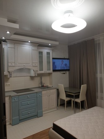 Сдам свою 1 комнатную квартиру-студию в ЖК наукови - фото 1