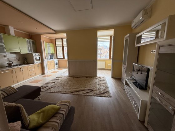 Оренда простороі квартири в центрі Ужгород