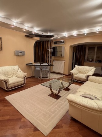 Сдаётся 3-комнатная квартира в Печерском р-н, Goodwine. СВЕТ, ГАЗ! - фото 1