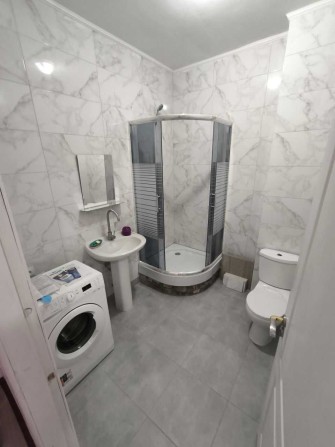 Здам 2х кімн квартиру із закритом заїздом для авто - фото 1