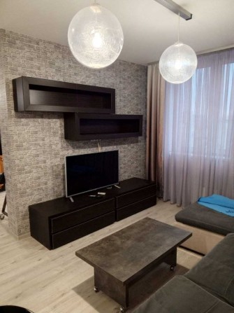 Аренда  своя 1 км кв Ахматовой/Урловская ценр  видовая ГЕНЕРАТОР! - фото 1