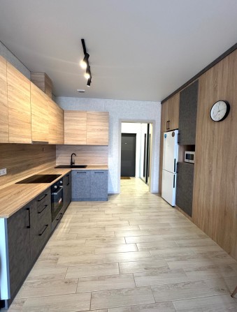 Сучасна квартира біля набережної — Героїв Дніпра 89 - фото 1