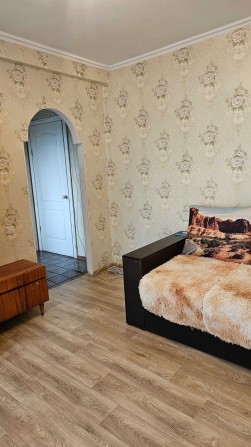 Сдам 1 ком. квартиру ул.Космонавта Поповича 24 м. Лесная ехать 7 мин. - фото 1