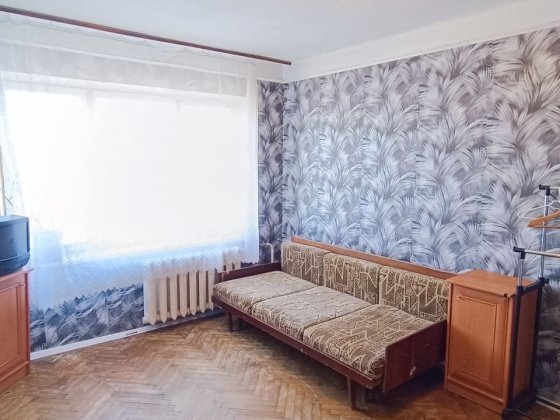 Воскресенський проспект 15(Перова), авторинок,  ТЦ "Квадрат" Київ