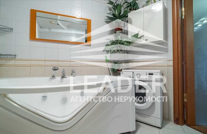 Сдам 3х кв Простора-Окремі кімнати,Джакузі,Максимальна комплектація - фото 1