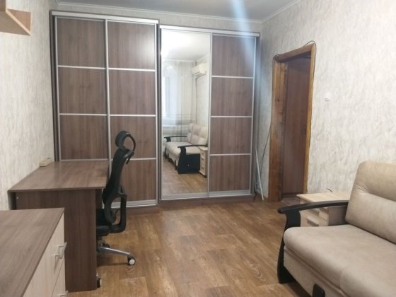 Затишна 2к квартира в Дарницькому районі, М.Позняки. Київ