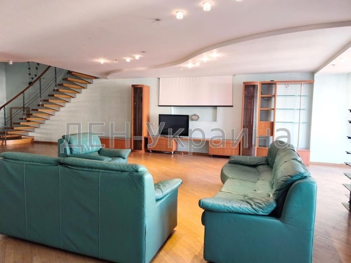 Оренда просторої дворівневої квартири в центрі Оболоні - фото 1