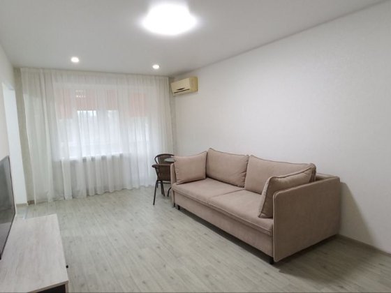 1к пр.Поля 10/12, низ Кирова, Парк Глобы