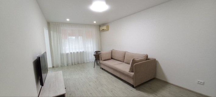 1к пр.Поля 10/12, низ Кирова, Парк Глобы - фото 1