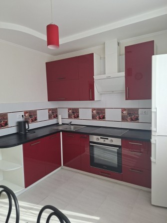 2к кВ. Вул. Дмитра Луценка 8, ТРЦ Республіка, метро Іподром - фото 1