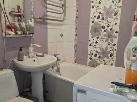 Здається 2х кімнатна в самому центрі міста. Можна військовим Запорожье