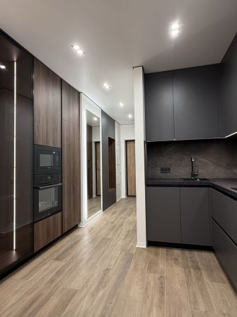 Здам 3-х кімнатну квартиру Варшавський 3. Перша сдача! Новий ремонт - фото 1