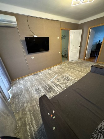 Сдам 2 комнатную квартиру - фото 1