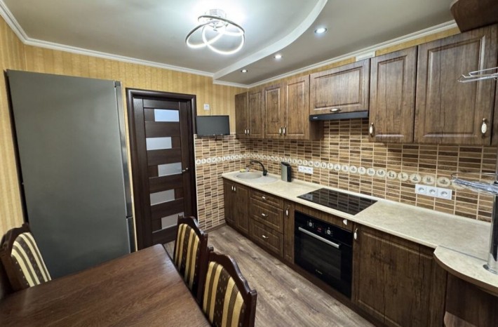 Оренда 2 к квартири вул. Космонавтів - фото 1