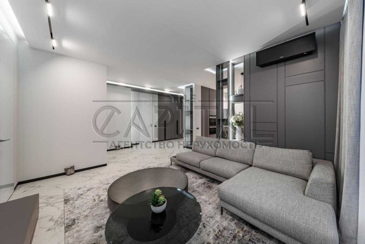 3к квартира 103м2 в аренду в  ЖК Новопечерские Липки! - фото 1